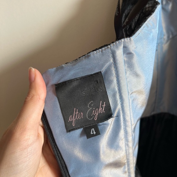 Single After Eight Prom Lace Sleeveless Dress Size 4 Lining is Silk - Picture 10 of 11